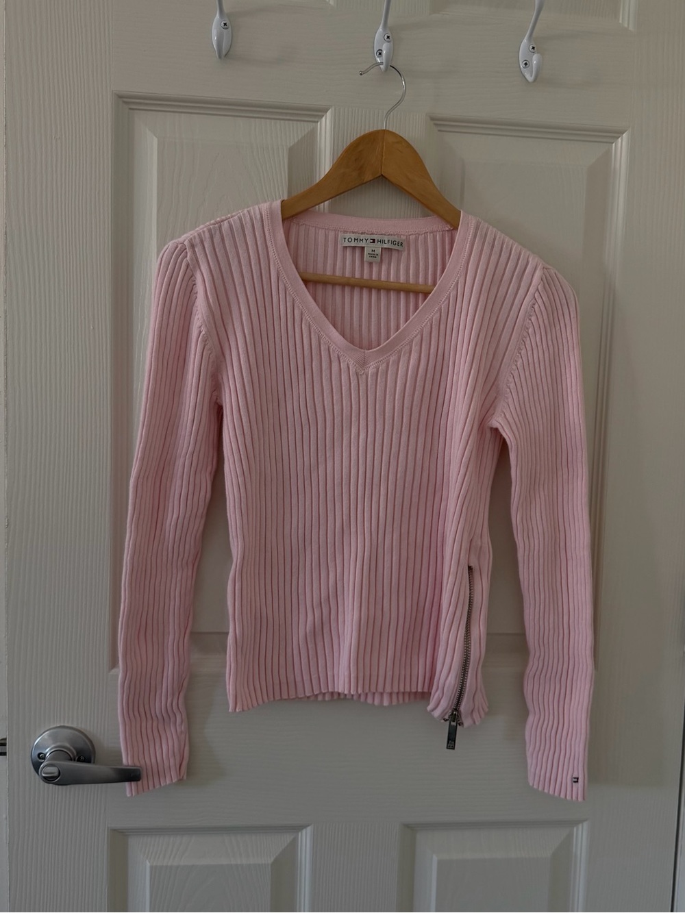 Tommy Hilfiger Light Pink Ribbed V-Neck Sweater with Side Zip